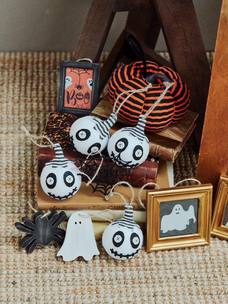 KAWS ハロウィン オーナメント 限定商品 KAWS ハロウィン オーナメント 限定商品 個人宅配送不可】ﾊﾛｳｨﾝ